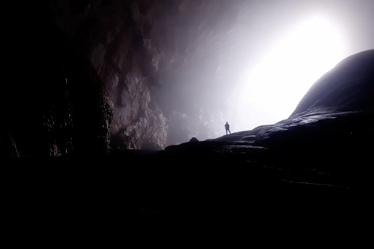 The Cave That Makes Its Own Weather (Image Credits: Pixabay)