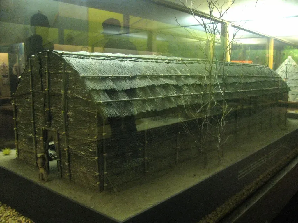 The Ancestors of the Haudenosaunee (Iroquois): Longhouses and League Building (edenpictures, Flickr, CC BY 2.0)