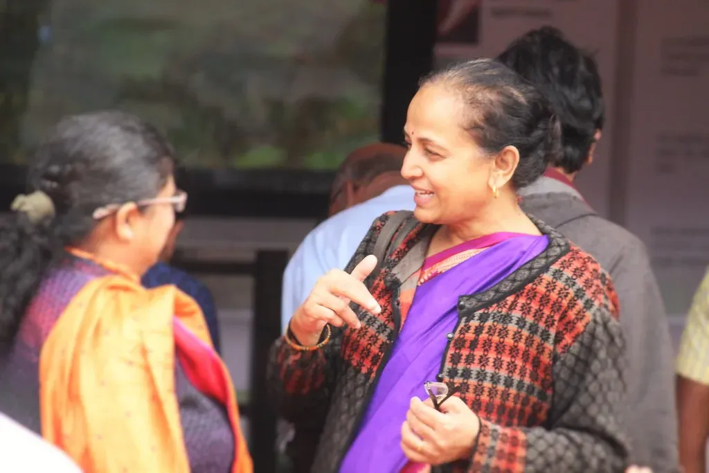 Their Body Language Mirrors Your Emotional State (Image Credits: Flickr)