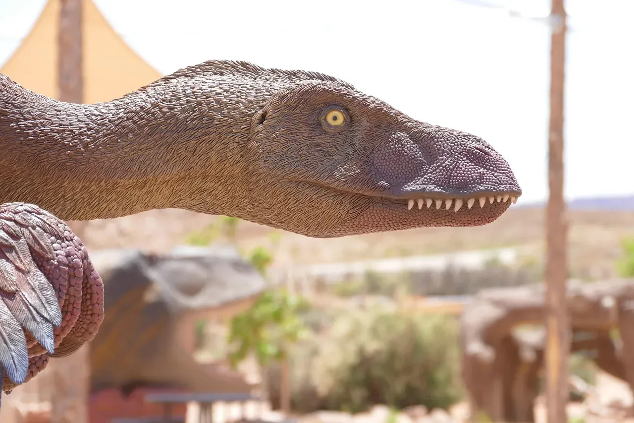 #1 - Dinosaurs Weren't Gray-Green Scaly Monsters (Image Credits: Pixabay)