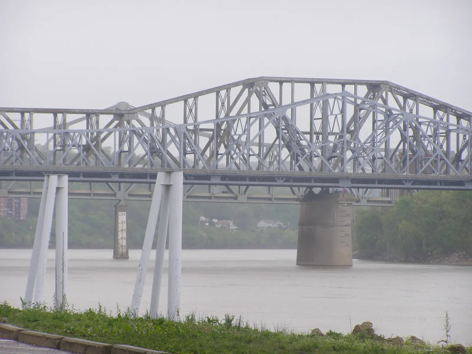#7 - The Brent Spence Bridge Is Carrying Double Its Design Limit Right Now (By Chris Light, CC BY-SA 4.0)