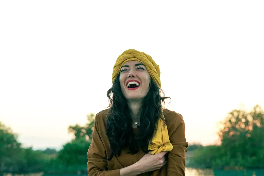 What Laughing In Serious Moments Really Signals In The Brain (Image Credits: Unsplash)