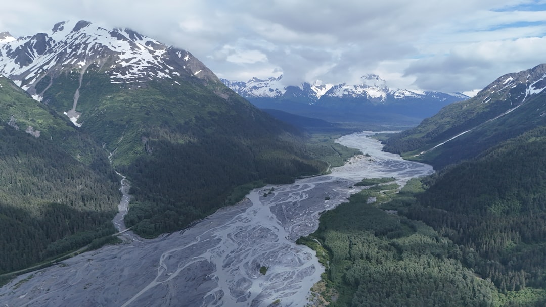 Modern Examples: Glacial River Reversals Caught in Action (Image Credits: Unsplash)