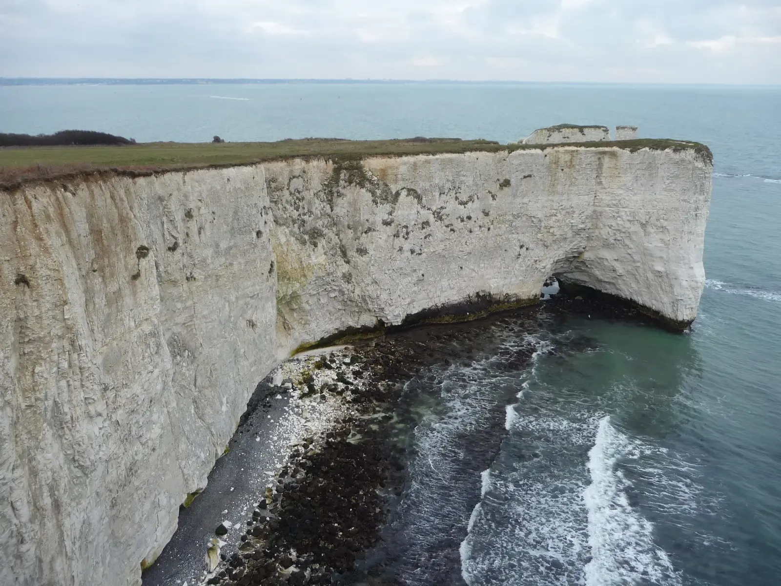 #3 Salt Spray Staining and Chemical Fingerprints of Tempests (From geograph.org.uk, CC BY-SA 2.0)