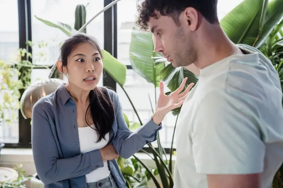 The Subtle Cues Your Brain Uses to Tag “Safe” or “Threatening” (Image Credits: Pexels)