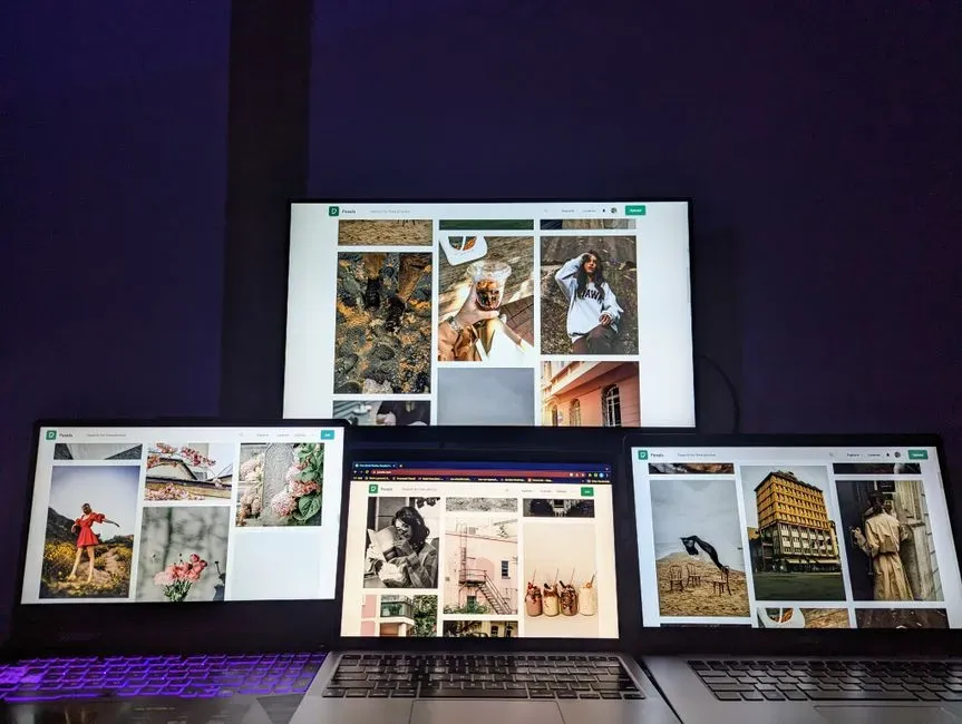Modern substitutes: screens, ambient lights, and why they do not fully compare (Image Credits: Pexels)