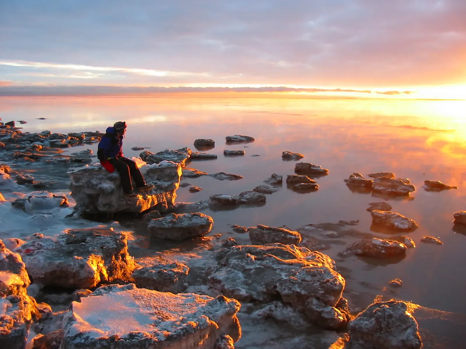 6. Alaska’s Arctic Coast: A Frozen Frontier Melting Into The Sea (By Paxson Woelber, CC BY-SA 3.0)