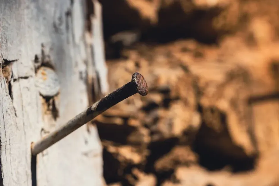 #5 - The "Nail in Sandstone" and the Problem of Reworked Sediments (Image Credits: Pexels)