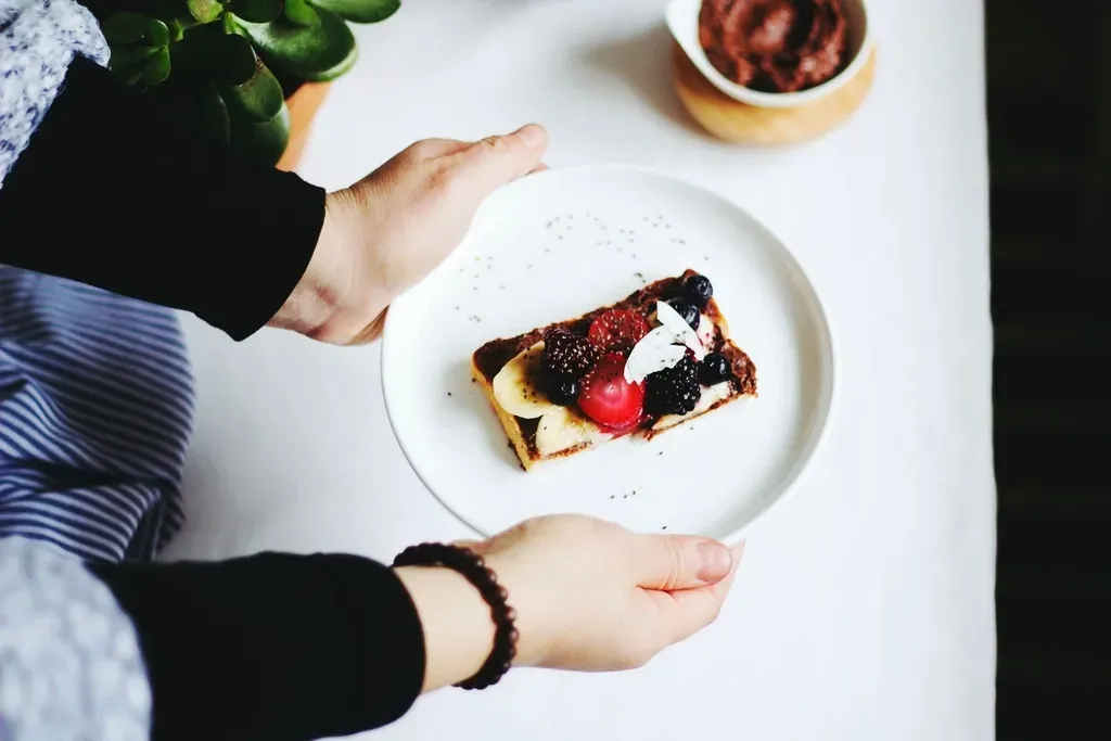 Portion size, social norms, and the “clean plate” script (Image Credits: Rawpixel)