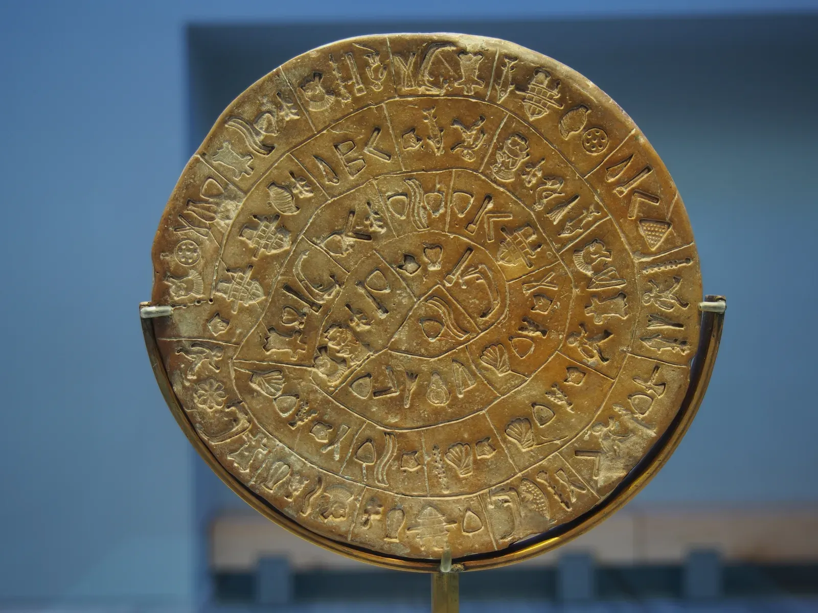 The Phaistos Disc: A Message No One Can Read (By C messier, CC BY-SA 4.0)