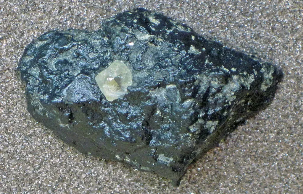 What Diamonds Reveal About Earth’s Changing Personality (James St. John, Flickr, CC BY 2.0)