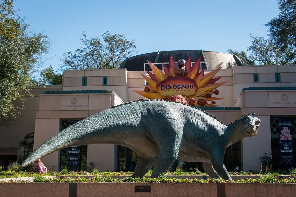 5. Disney’s Dinosaur (2000): Lovely Environments, Time-Travelling Anatomy (HarshLight, Flickr, CC BY 2.0)