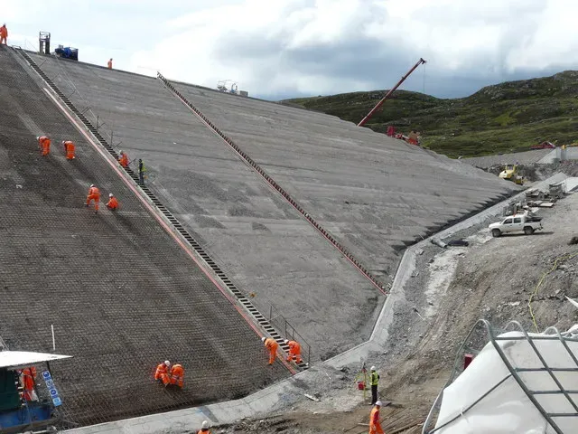 9. Dams and reservoirs that drowned valleys but uncovered ancient worlds (From geograph.org.uk, CC BY-SA 2.0)