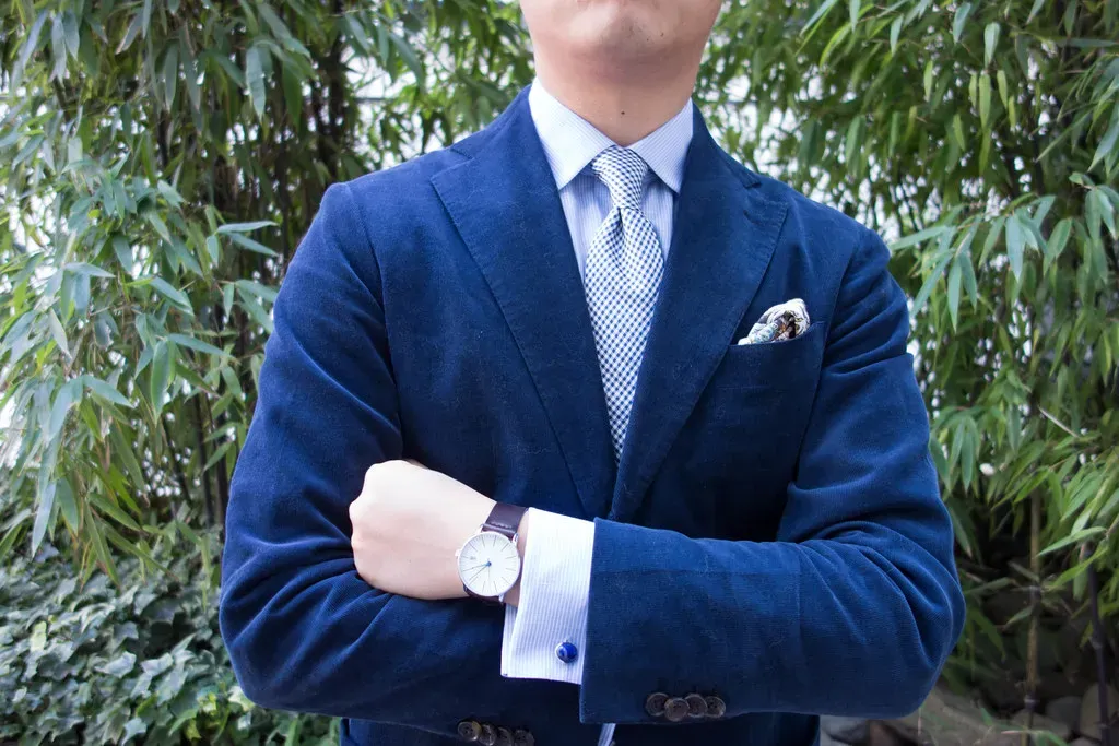 Blue: Your Calm, Trustworthy Side (Kent Wang, Flickr, CC BY-SA 2.0)