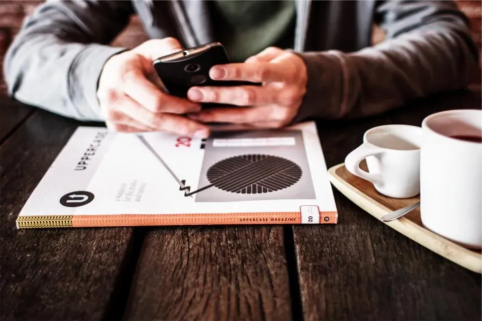7. Confusing Constant Availability With Being A Good Employee (Image Credits: Stocksnap)