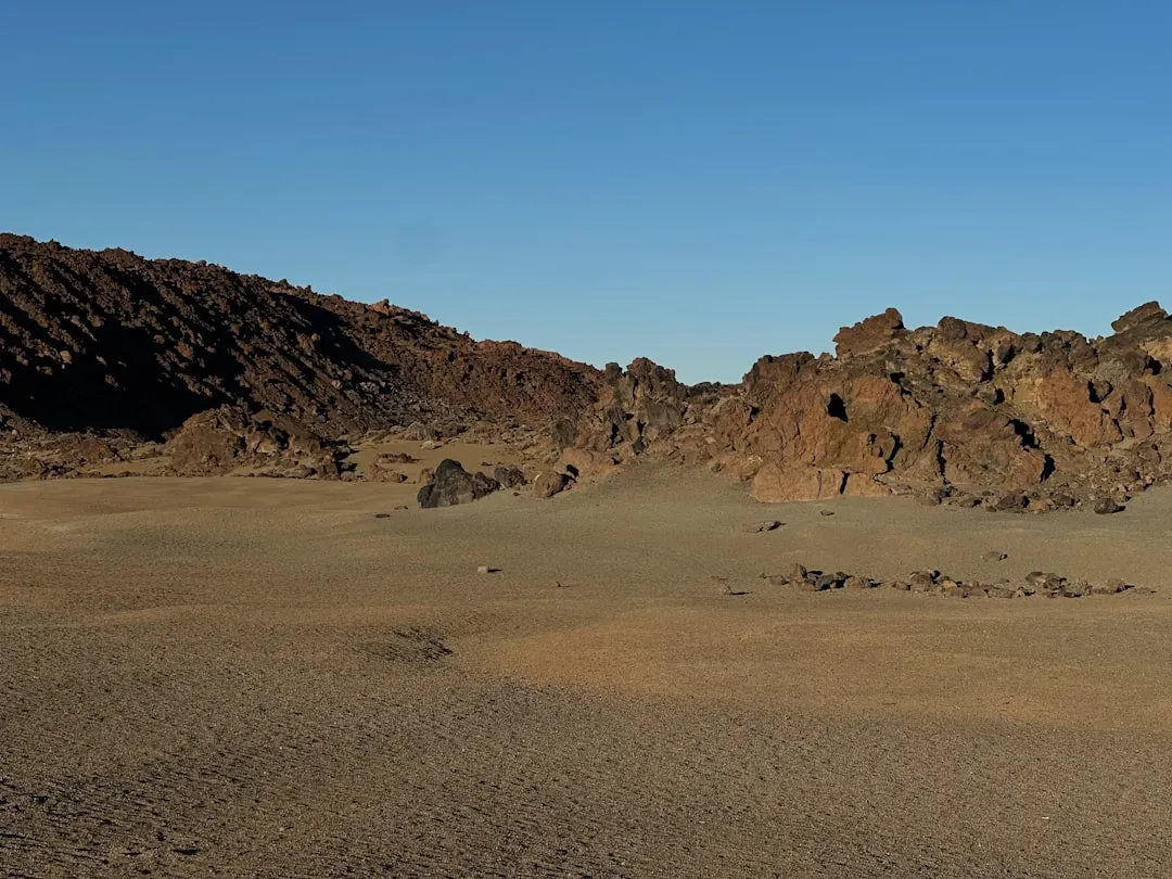 Landscapes without life: continents that looked truly dead (Image Credits: Unsplash)
