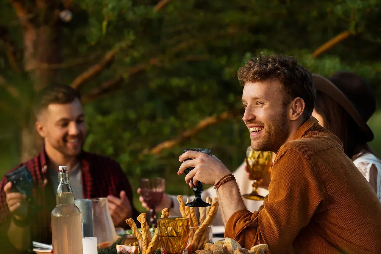 People-Pleasing As A Survival Strategy, Not A Personality Trait (Image Credits: Pixabay)