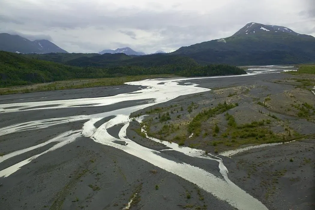 #9 Outwash Plains: Braided Rivers and Sprawling Sediment Fans (By Steve Hillebrand, U.S. Fish and Wildlife Service, Public domain)