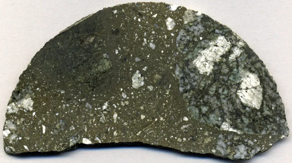 How Geologists Can Read an Ancient Planet Without a Time Machine (James St. John, Flickr, CC BY 2.0)