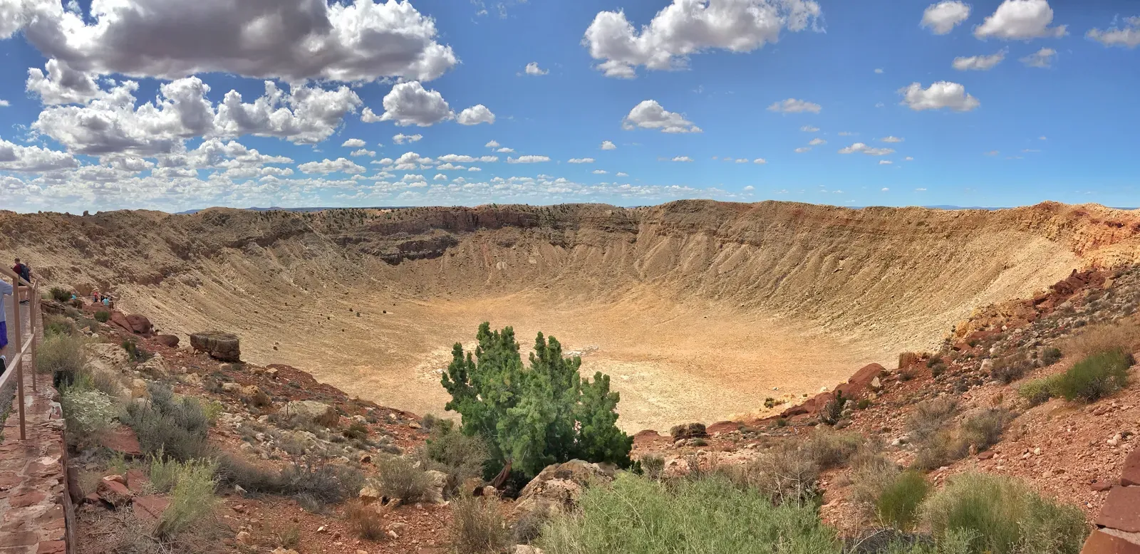 Meteor Crater, Arizona: The Scar of a Cosmic Collision (By Librarybell, CC0)