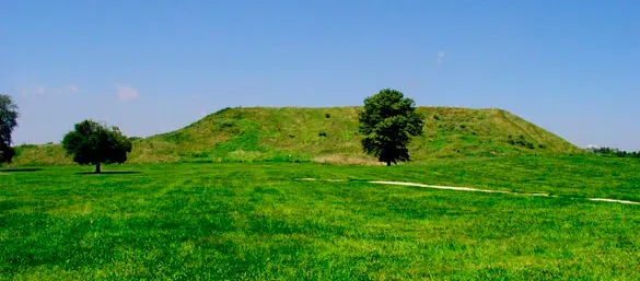 8. Cahokia, United States – A Forgotten North American City of Mounds (Transferred from en.wikipedia to Commons by Heironymous Rowe.(Original text: I created this work entirely by myself.), CC BY-SA 3.0)