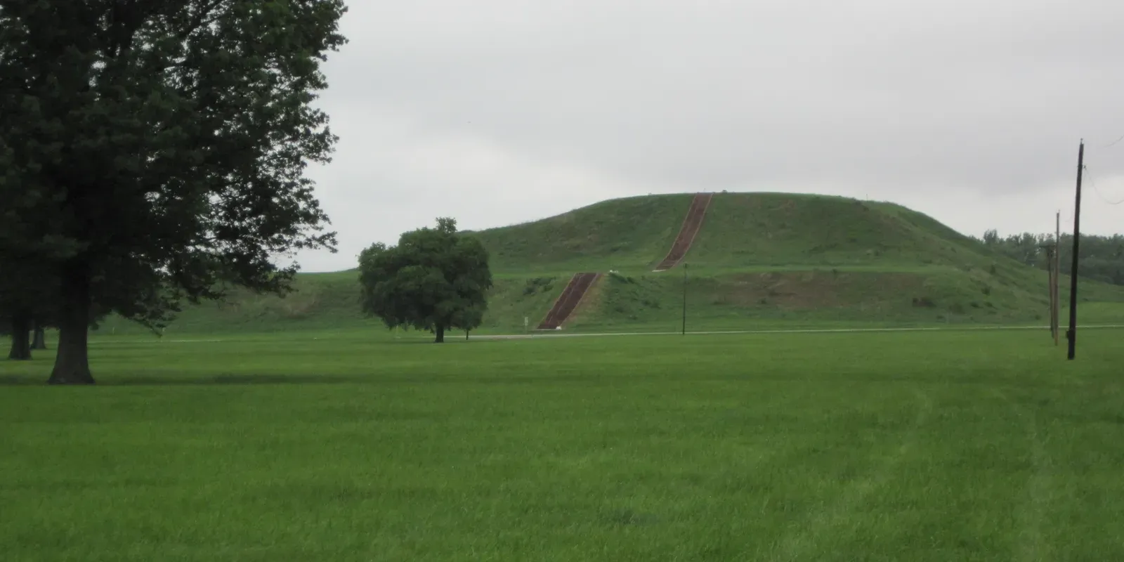1. Cahokia Mounds, Illinois - America's Forgotten Metropolis (By QuartierLatin1968, CC BY-SA 3.0)