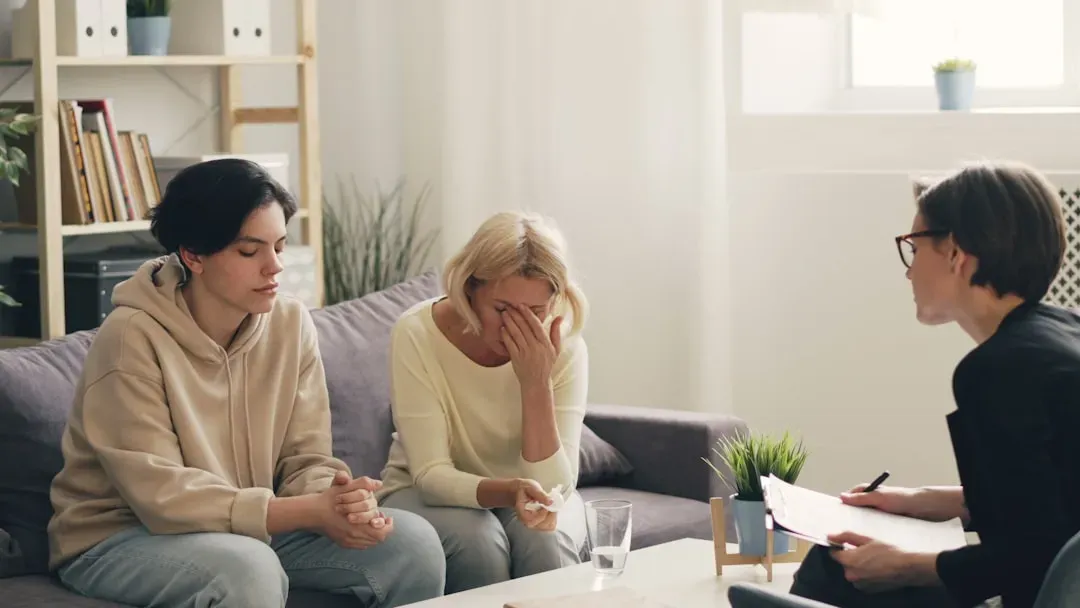 Attachment Styles: Why Some People Need “Their” People More (Image Credits: Unsplash)