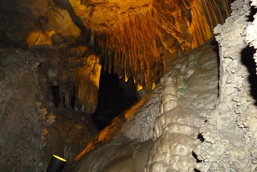 #14 - The Unnamed Gated Caves of Sequoia & Kings Canyon, California (S. Rae, Flickr, CC BY 2.0)