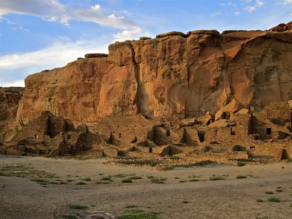 Chaco Canyon, New Mexico: A Lost Civilization Written in Stone and Stars (donzermeno, Flickr, CC BY 2.0)