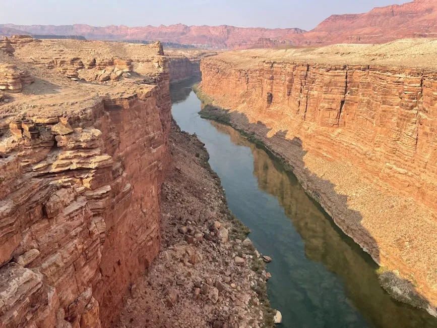 The Colorado River’s Blade: Carving a Canyon into Ancient Stone (Image Credits: Pexels)