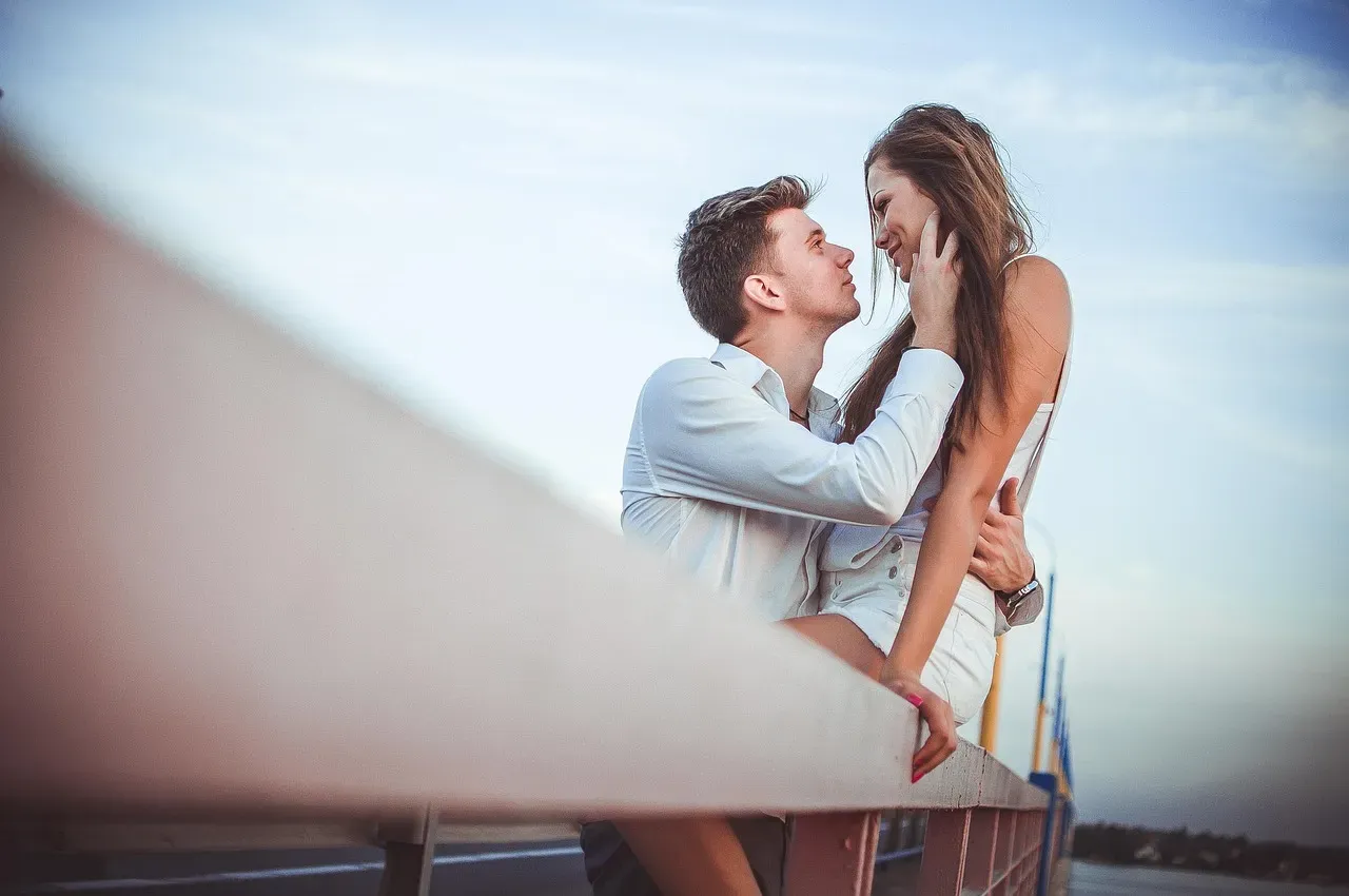 Do You Know How Love Bombing Works? (Image Credits: Pixabay)