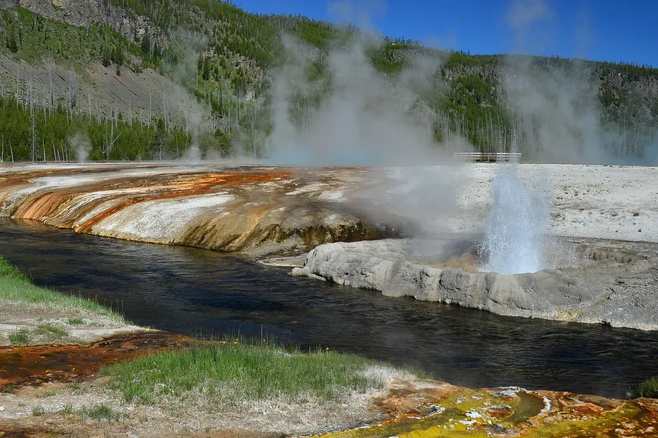 What Exactly Makes Yellowstone a "Supervolcano"? (Image Credits: Pixabay)
