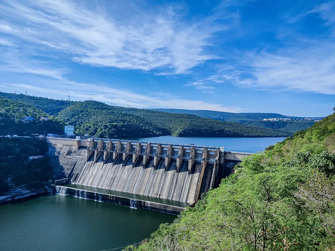 #12 - Lake Delhi Dam, Iowa (Image Credits: Unsplash)