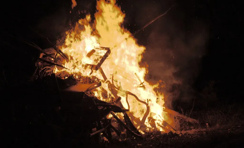 New Dangers, New Rules: How Fire Forced Early Humans to Cooperate (puzzlement, Flickr, CC BY 2.0)