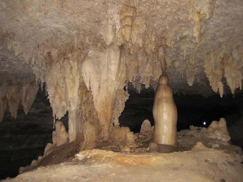Conclusion: Cave Air as Nature’s Quiet Archivist (James St. John, Flickr, CC BY 2.0)