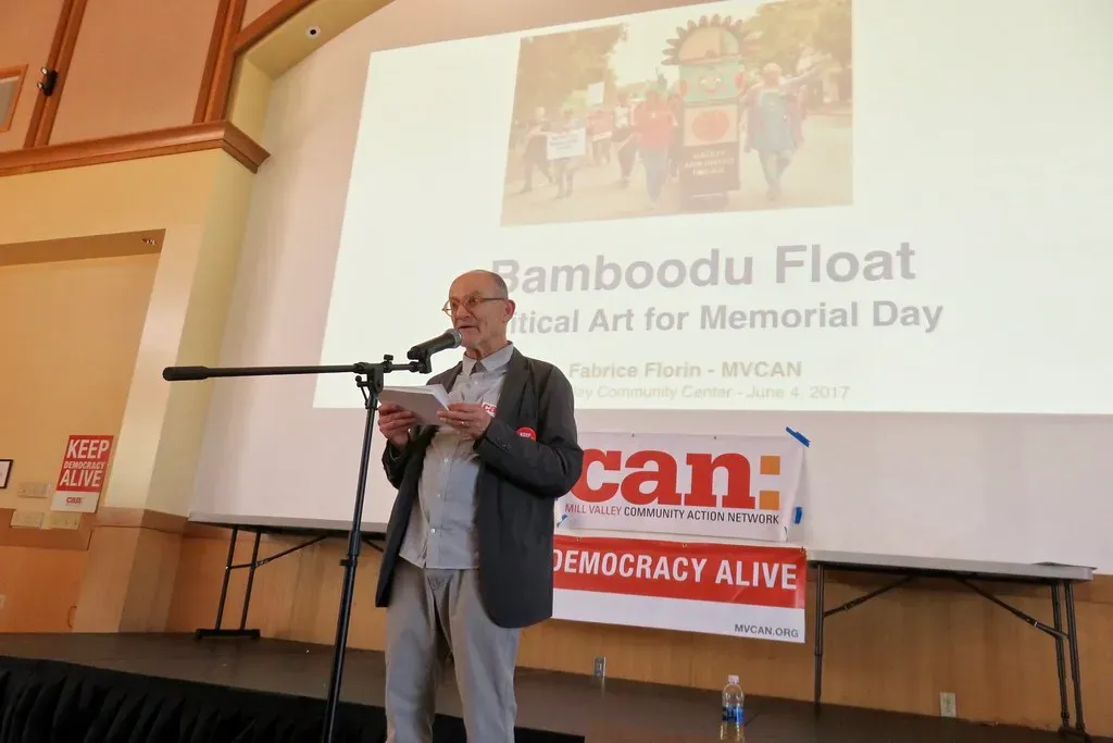 Introverts Can't Speak Well in Public (Image Credits: Flickr)