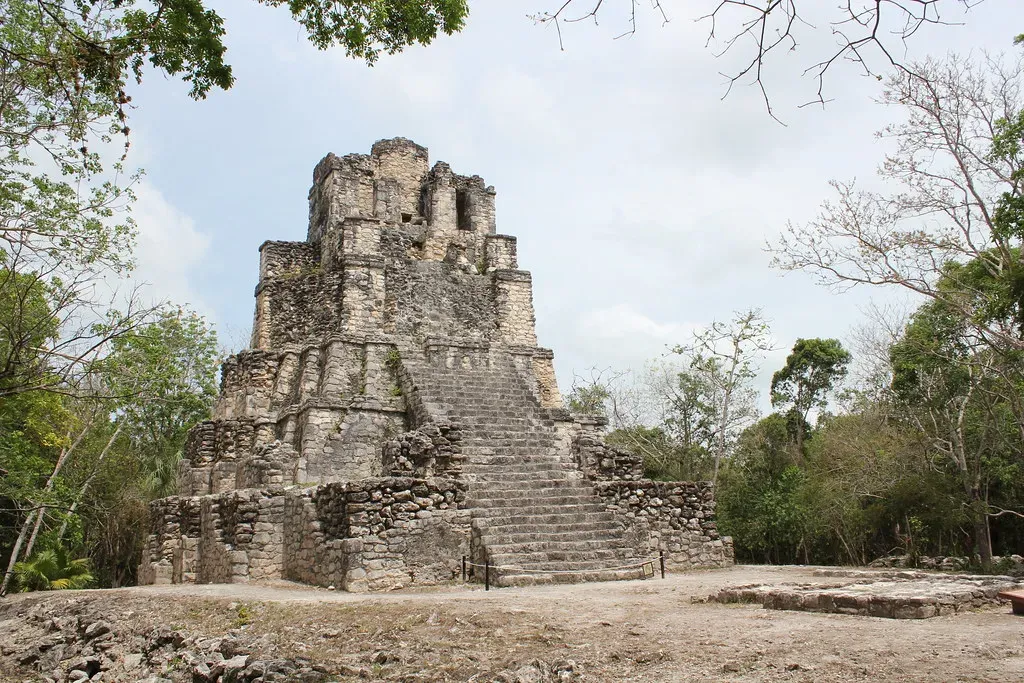 Maya Tombs and the Secrets of Dynastic Tribal Power (Arian Zwegers, Flickr, CC BY 2.0)