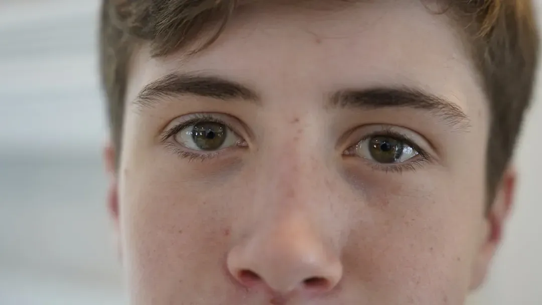 The Eyebrow Flash: Genuine Interest Revealed (Image Credits: Unsplash)