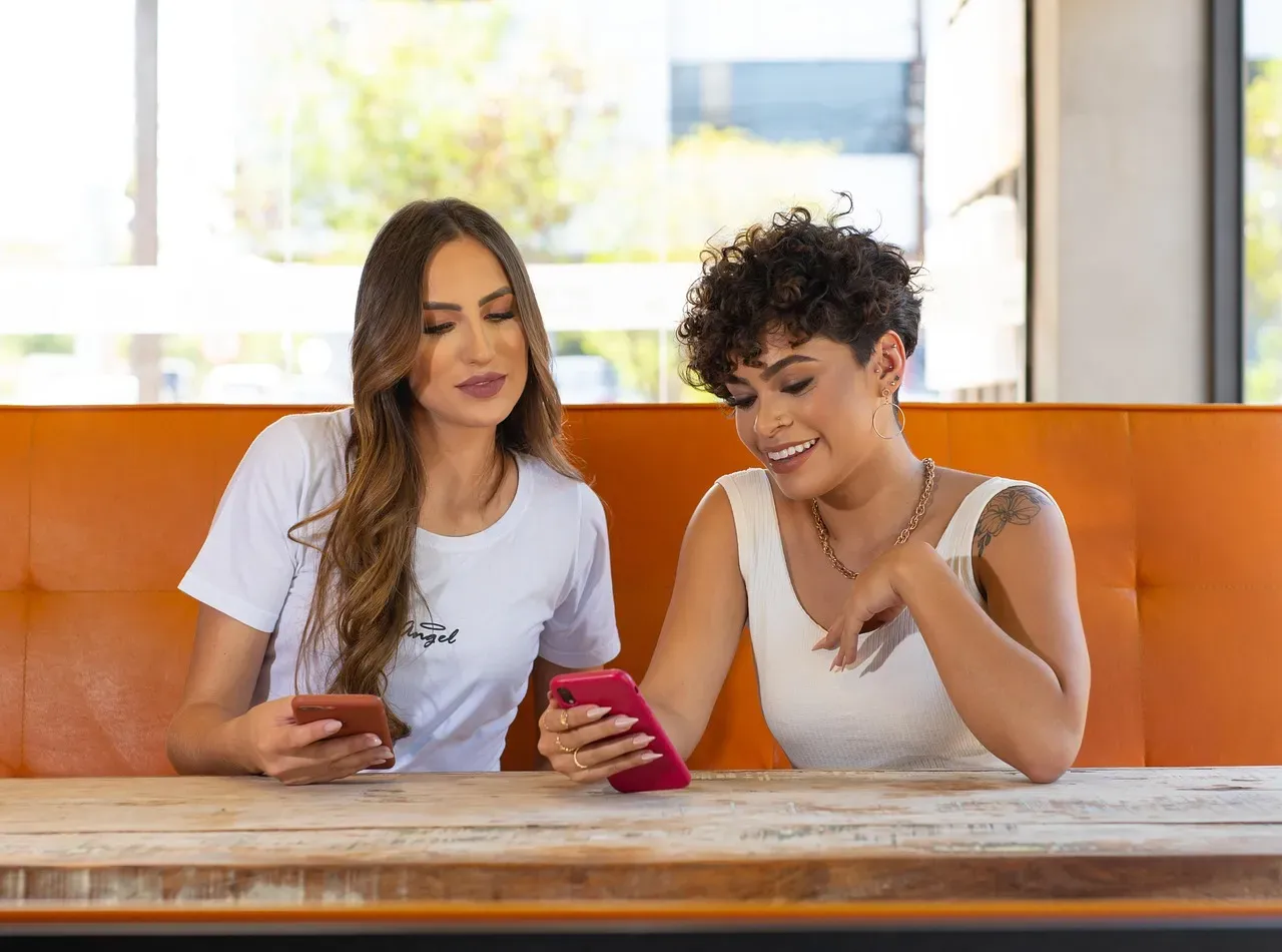 Libra and Gemini: The Social Butterflies (Image Credits: Pixabay)