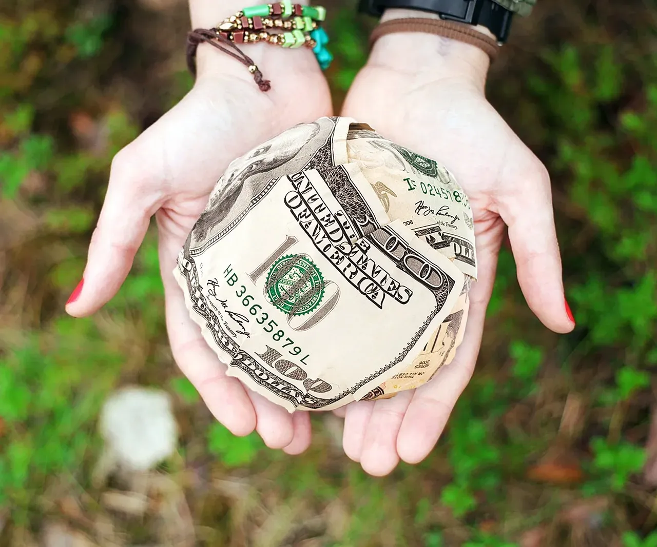 Generosity: Giving Without Keeping Score (Image Credits: Pixabay)