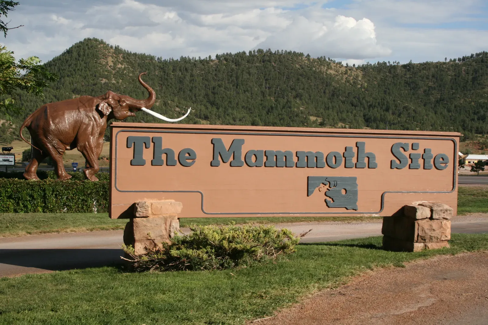 3. The Mammoth Site, Hot Springs, South Dakota (By Jllm06, CC BY-SA 4.0)