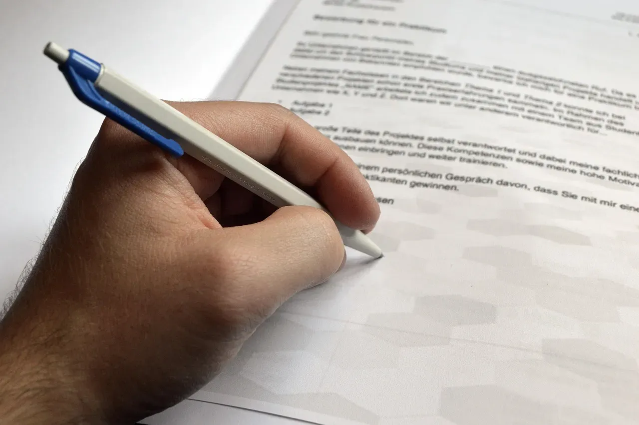 #8 - Left-Handedness Was Treated as a Medical Defect to Be Corrected (Image Credits: Pixabay)