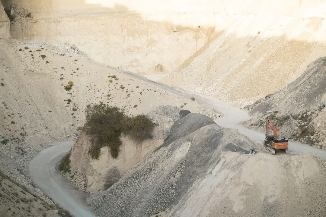 Paris and the Limestone Quarries of an Ancient Sea (Image Credits: Unsplash)