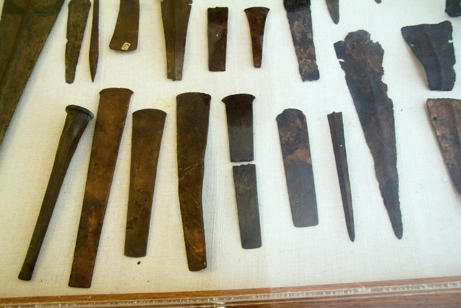 1. Bronze Metallurgy: The First High-Tech Material (By Zde, CC BY-SA 4.0)