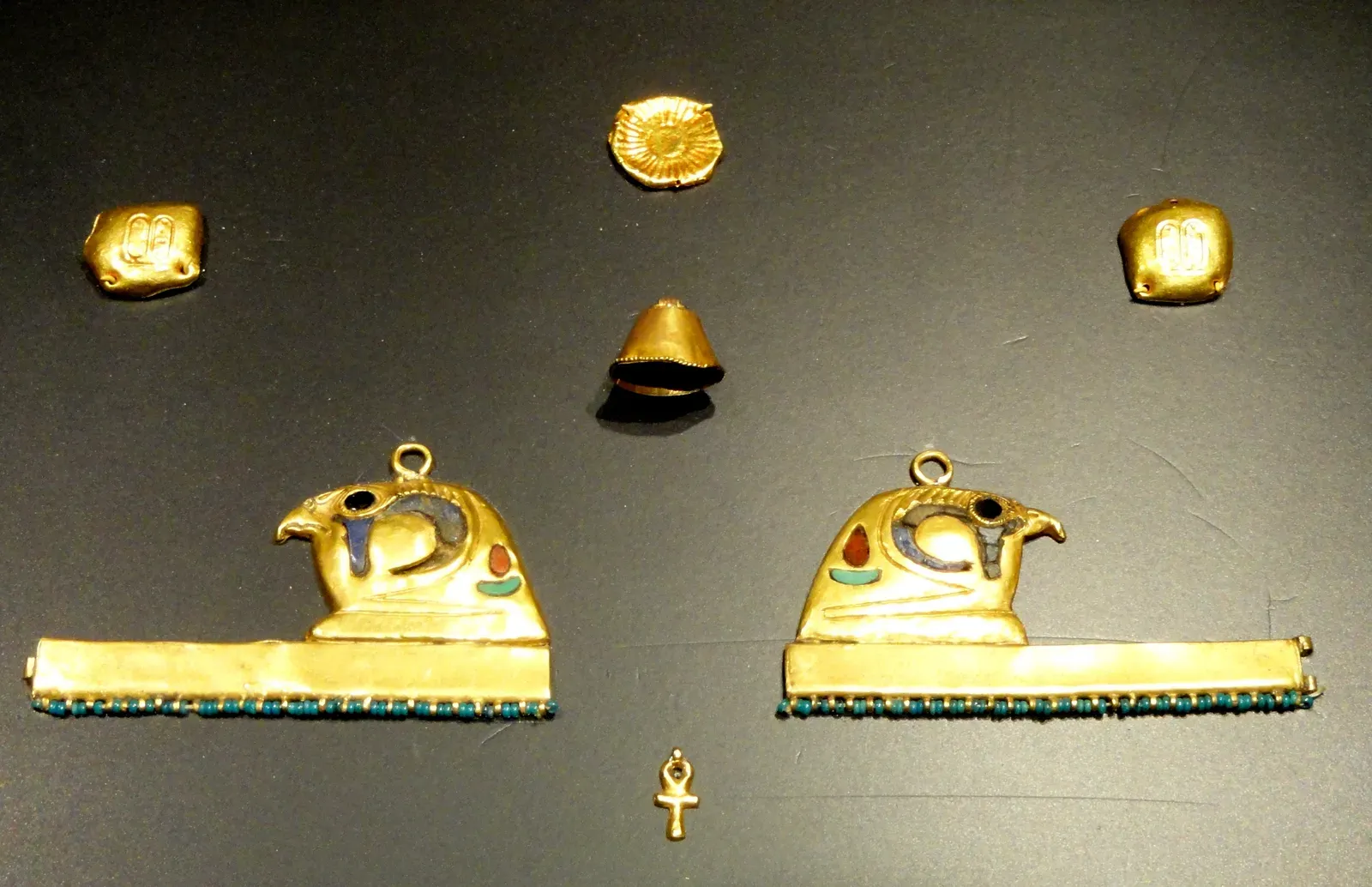 The Strange Mix of Foreign and Local Styles in Some Jewelry (By Daderot, Public domain)