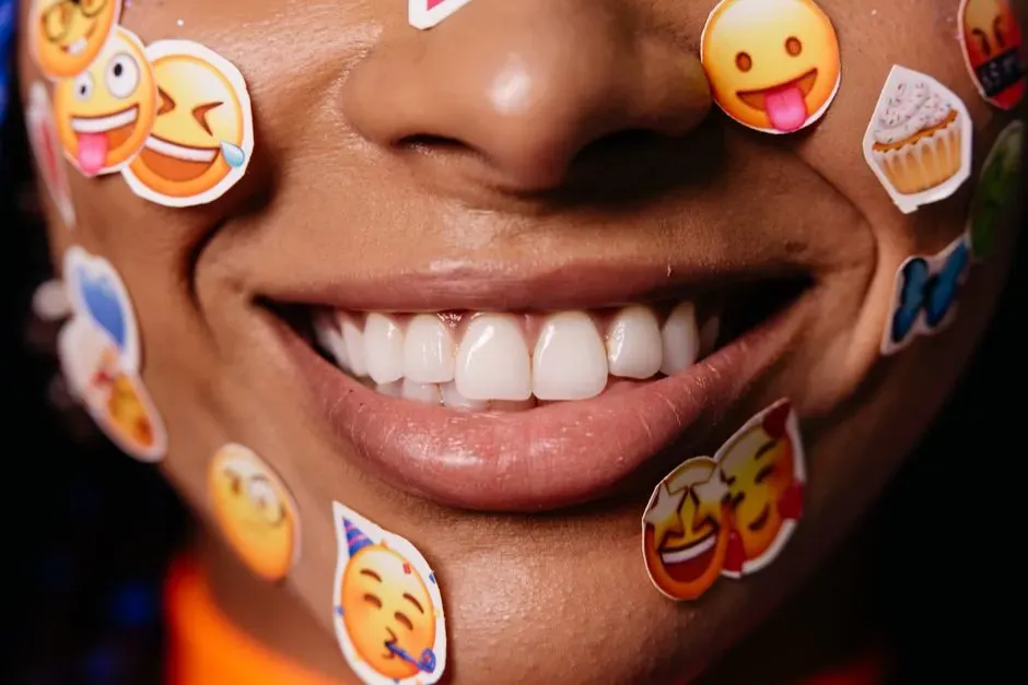 From ape play faces to human emojis and selfies (Image Credits: Pexels)