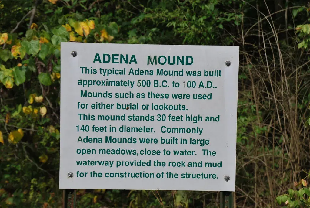 The Adena and Early Mound Builders: Circles of Earth and Memory (bobosh_t, Flickr, CC BY-SA 2.0)