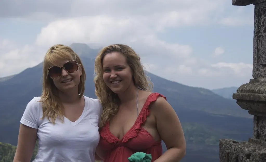 Forced Niceness That Feels Hollow (Image Credits: Flickr)