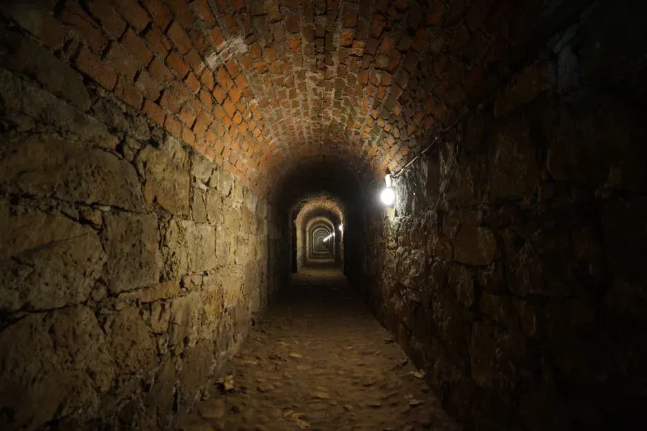 #8 - Portland's "Shanghai Tunnels" Still Run Beneath Its Downtown Sidewalks (Image Credits: Pexels)