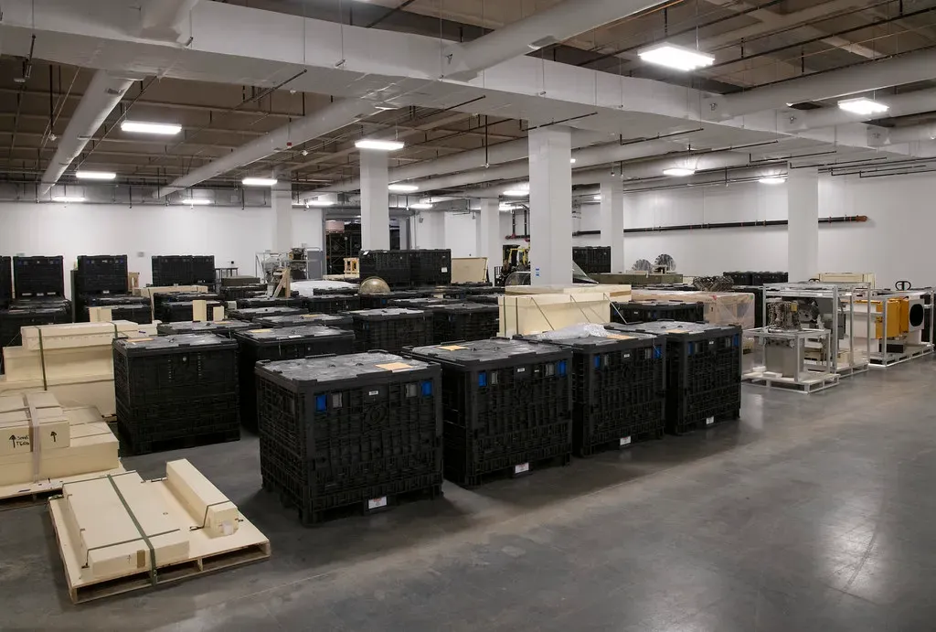 #12 - The Air and Space Crates That Rode Out a Building Collapse (Image Credits: Flickr)